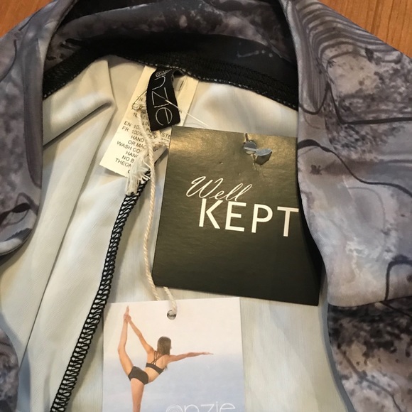 Onzie Marbled Spin Capri - M/L - NWT - Picture 7 of 8