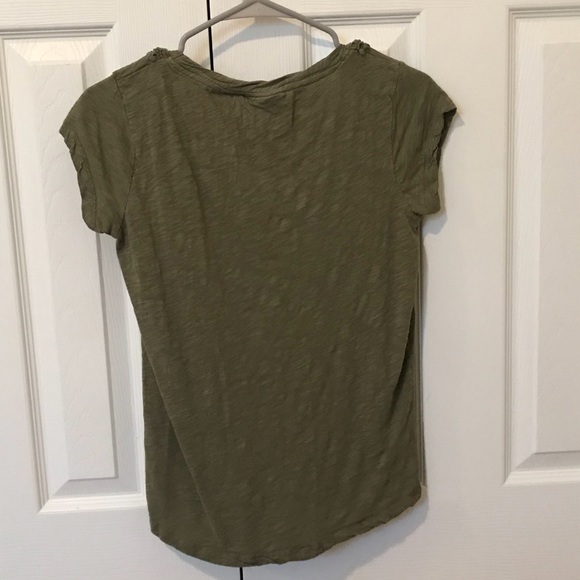 Cute basic T - Picture 2 of 2