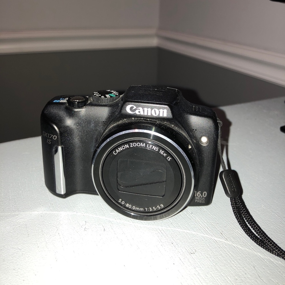 Canon sx170 powershot camera/ battery and charger