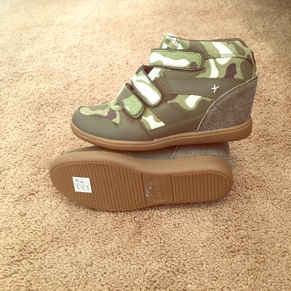 SKCH+3 shoes