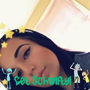 Meet your Posher, Lia