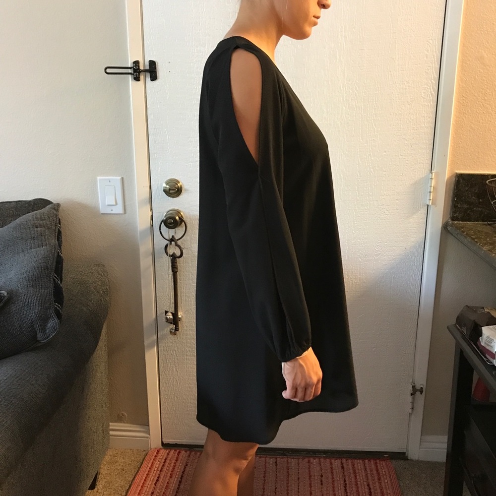 Dress - Picture 2 of 5