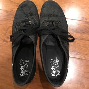 all black taylor swift Keds