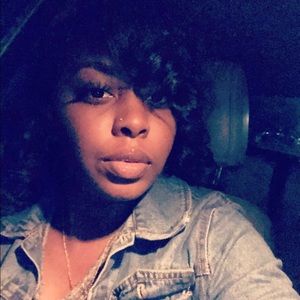 Meet your Posher, Cymone