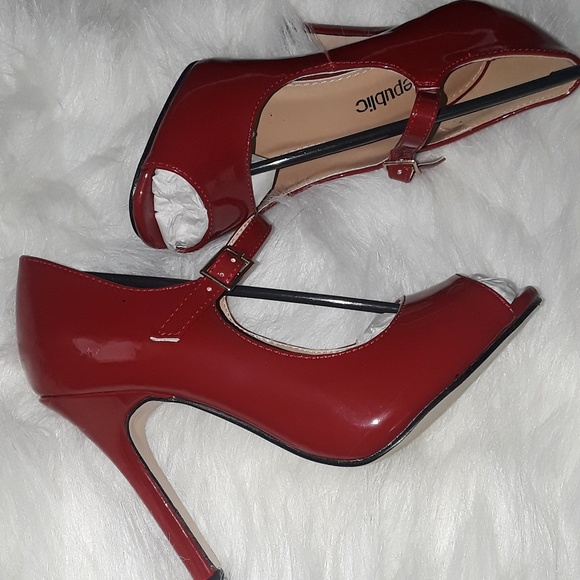 True Republic Red Glossy Peeptoe Low Heel Sho - Picture 6 of 6