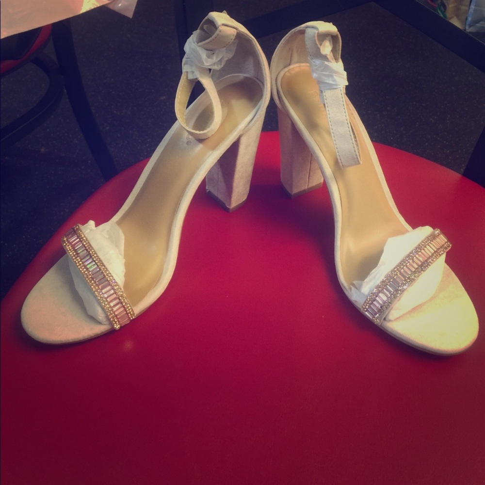 ✨ Bamboo Tan Heels ✨