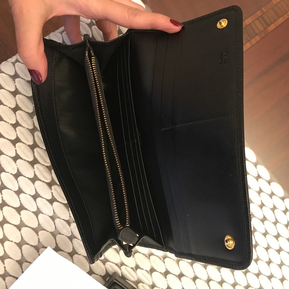 Prada Wallet - Picture 6 of 8
