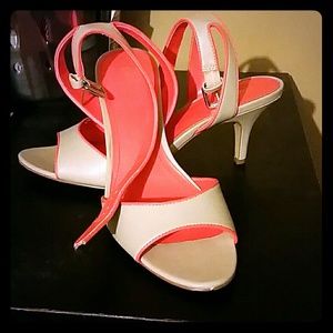 Calvin Klien Laila size 8.5 peep toe pump