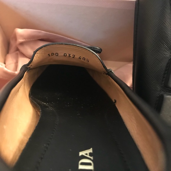 Prada driving shoes worn once for three hours. - Picture 4 of 5