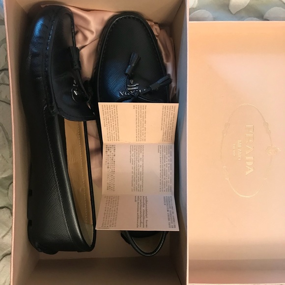 Prada driving shoes worn once for three hours. - Picture 5 of 5