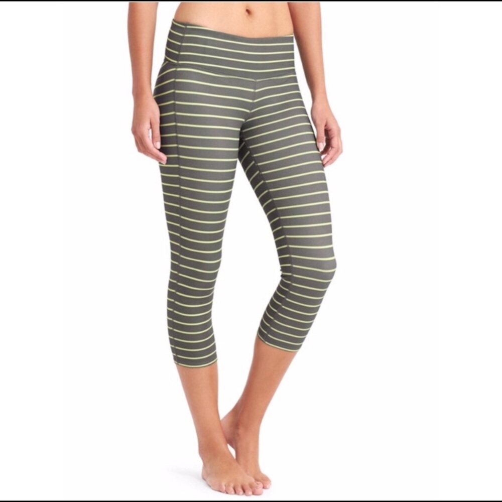 Athleta Stripes Chaturanga Capri in Green ~ Large