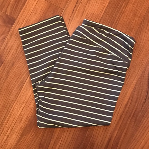 Athleta Stripes Chaturanga Capri in Green ~ Large - Picture 5 of 5