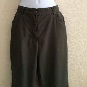 NEW YORK AND COMPANY Green pants 🍁