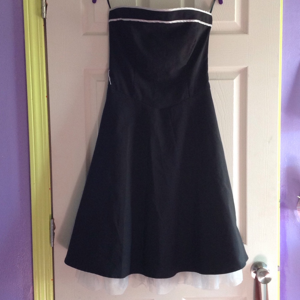 Cute Black Strapless Midi Dress