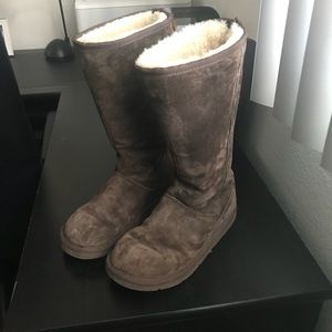 Ugg brown fur lined boots size 8