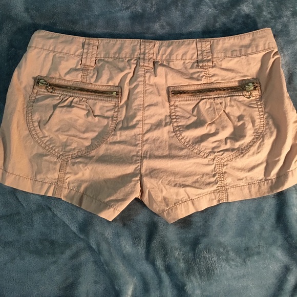 Express Shorts - Picture 2 of 3