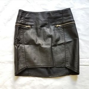 HP!🎈H&M | FAUX LEATHER MINI SKIRT
