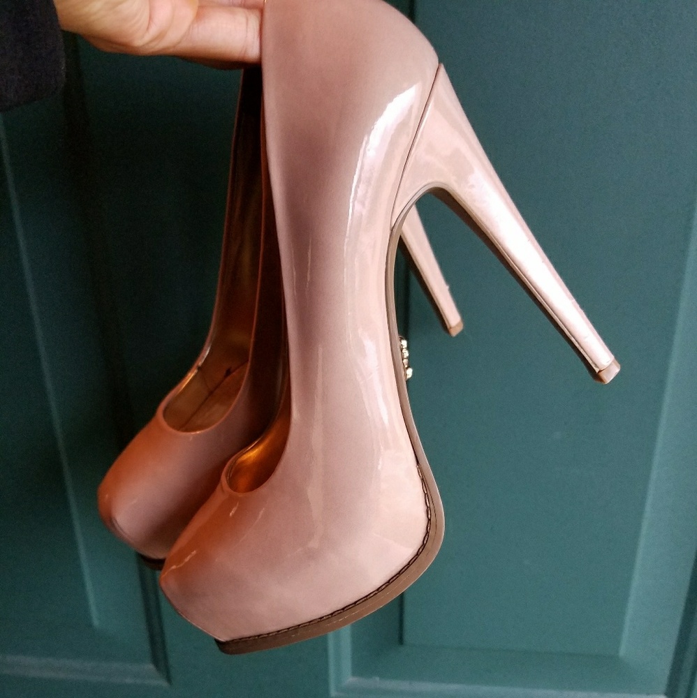 Simply Vera Vera Wang Platform Nude Pump Heels