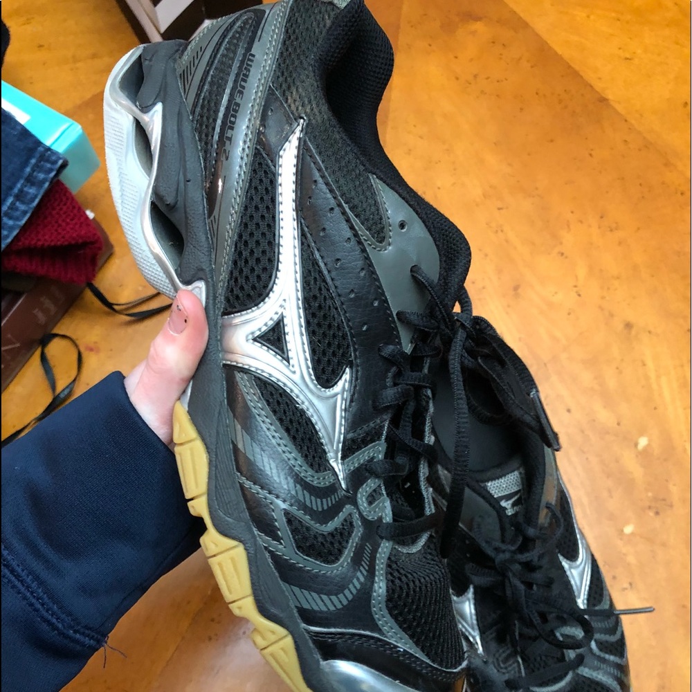 Volleyball shoes