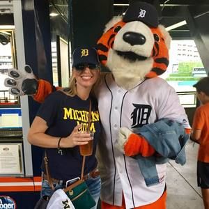 Meet your Posher, Carrie