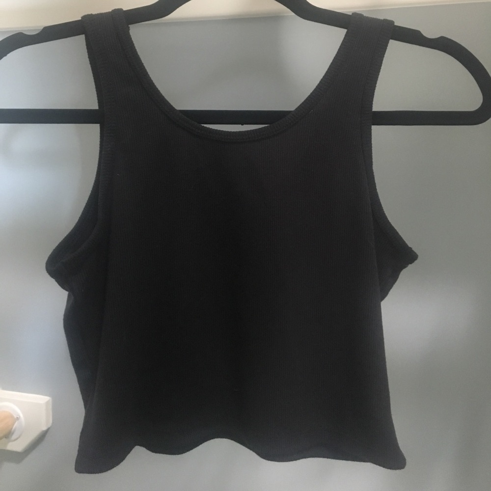Black ribbed crop top
