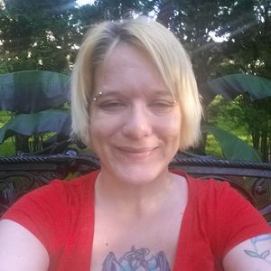 Meet your Posher, Crystal