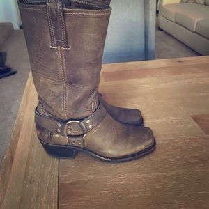 Women's size 6 FRYE brown boot over $400!!