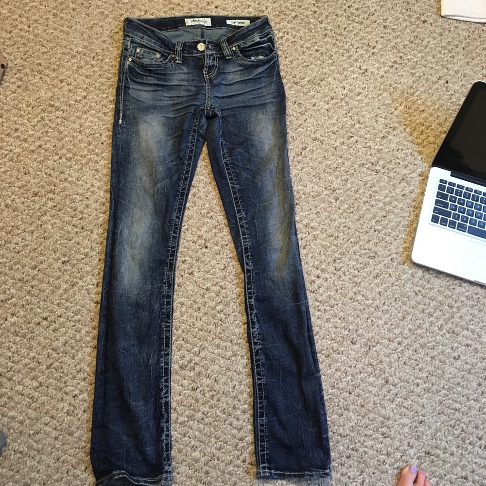 Daytrip Lynx Straight leg jeans from the Buckle.