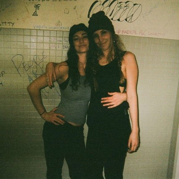 Meet your Posher, Tessa - Picture 1 of 1