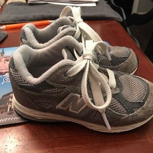 Boys 7.5 New Balance Shoes
