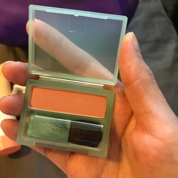 Clinique makeup set- no bag - Picture 3 of 5