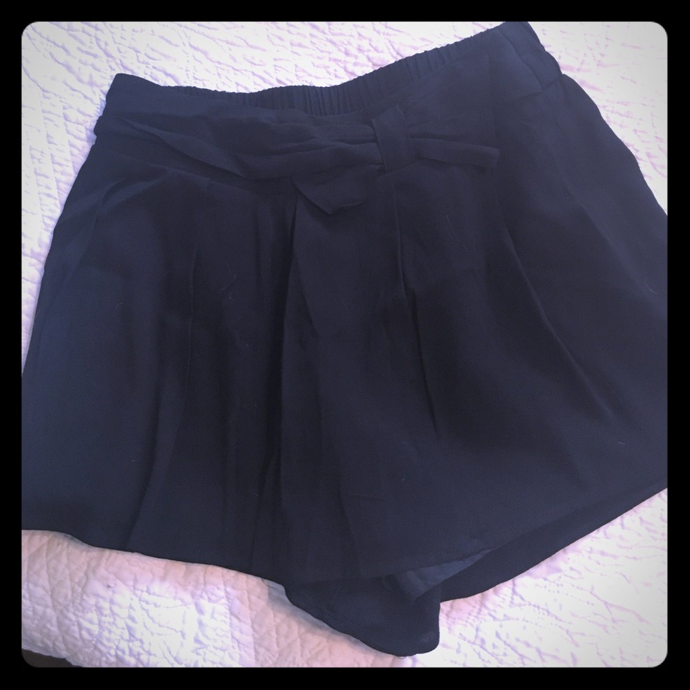 NWT- Lauren Conrad skort with bow
