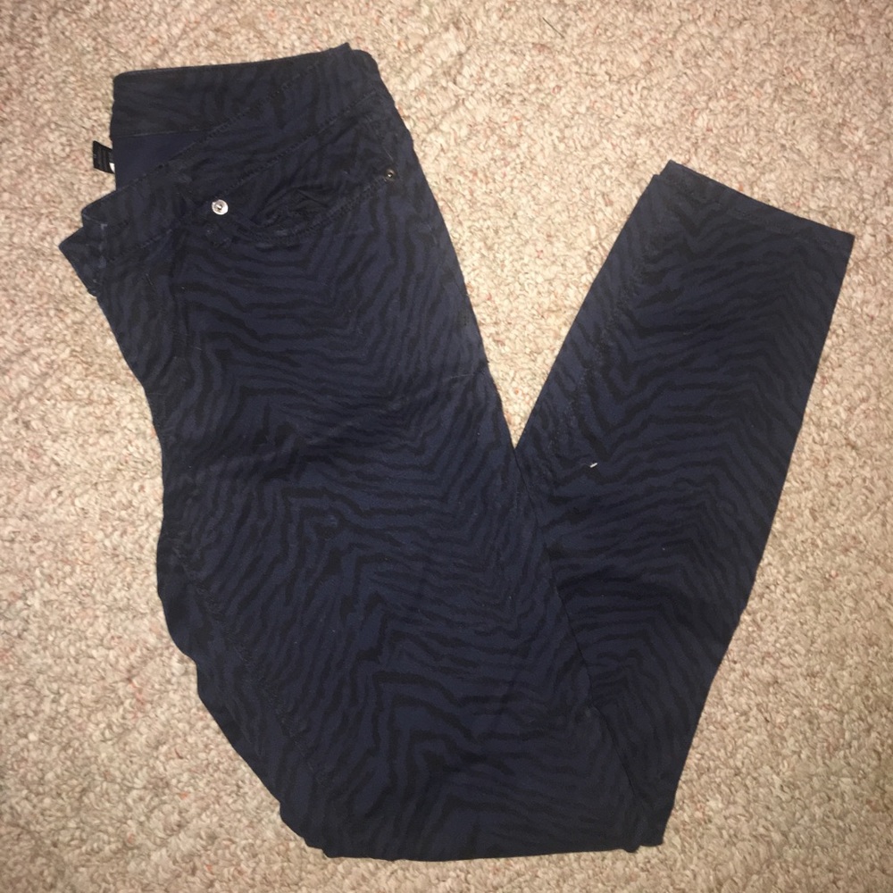 Express black and blue animal print jean legging