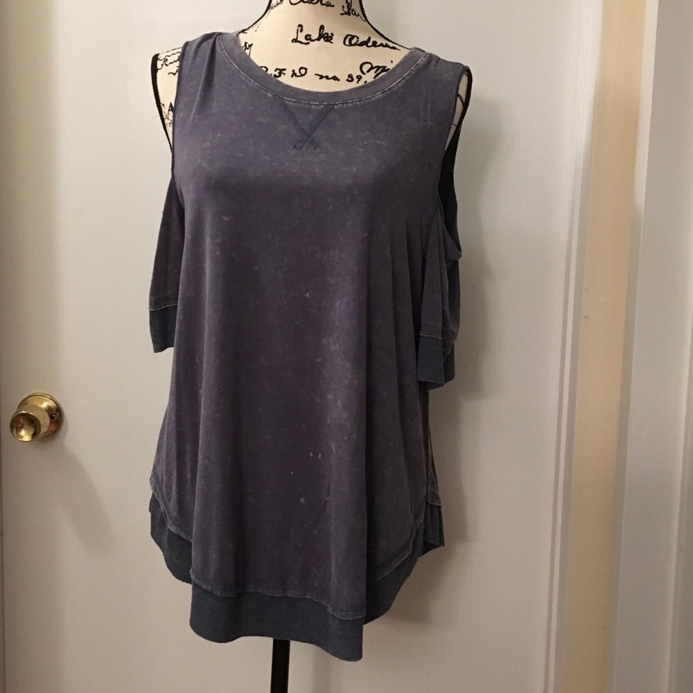 Cold shoulder top