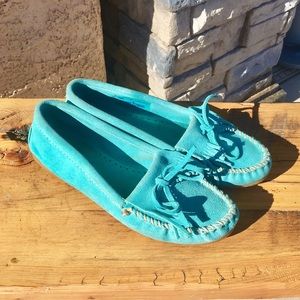 Minnetonka Moccasins 💚💙 EUC