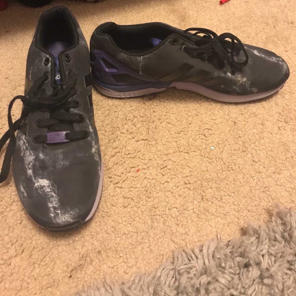 Adidas shoes - Picture 2 of 3