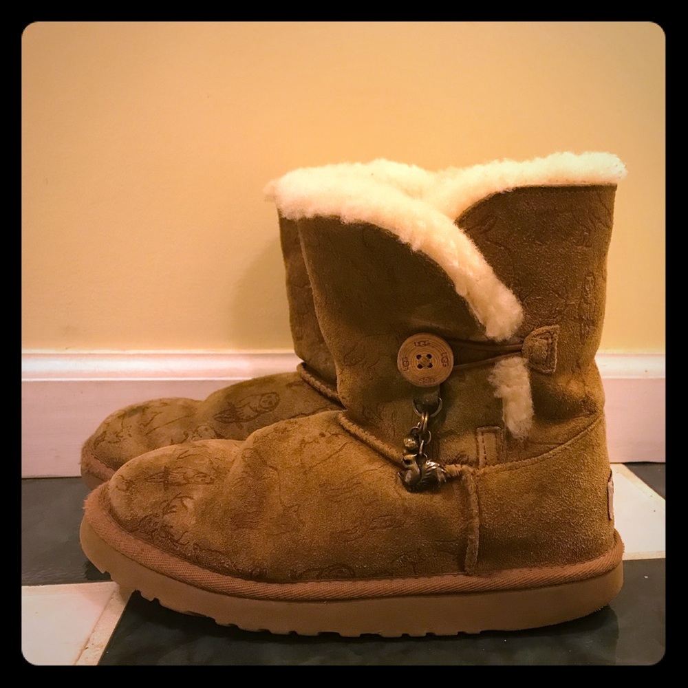 Girls size 4 uggs boots
