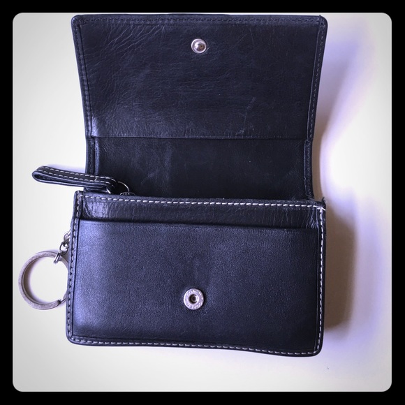 🚨CLEAROUT SALE🚨Coach leather wallet w/keyring - Picture 3 of 5