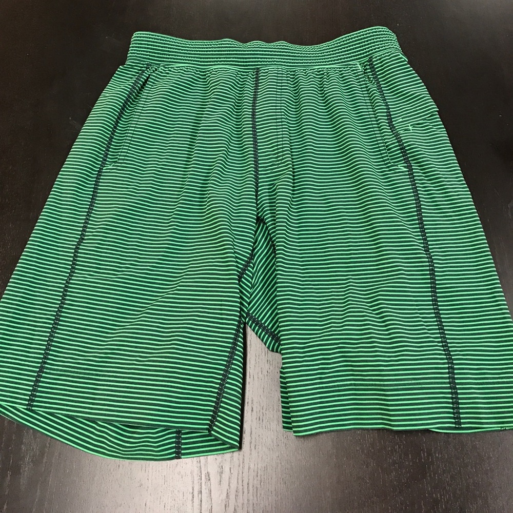 Men’s Lululemon striped short