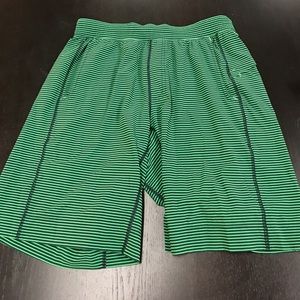 Men’s Lululemon striped short