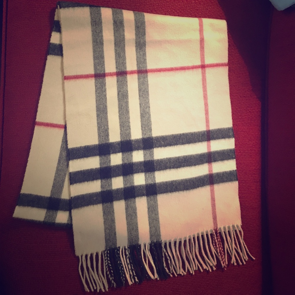 Burberry Brit 100% cashmere scarf