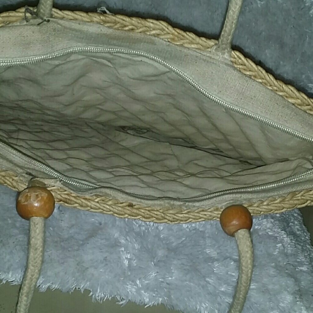 Straw Handbag - Picture 3 of 3
