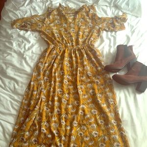 Girl next yellow maxi dress