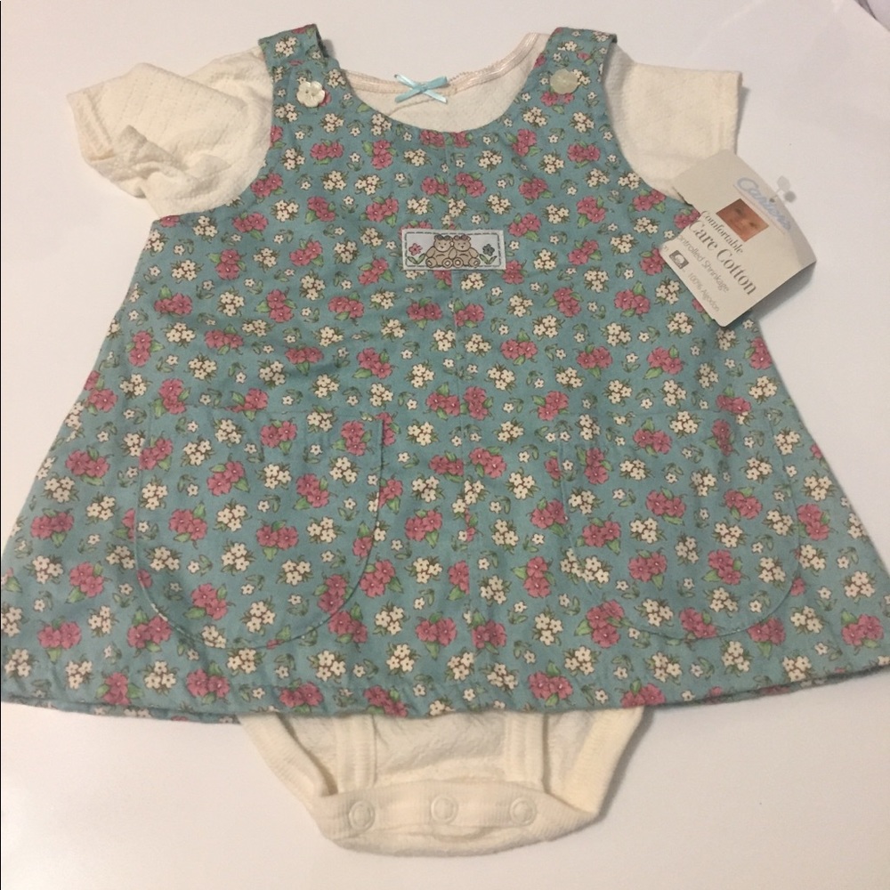 Carter’s onesie & jumper set