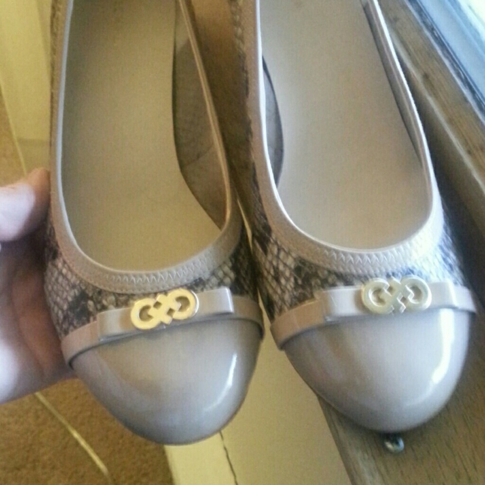 Shoes - Picture 3 of 7
