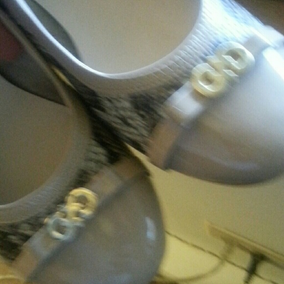 Shoes - Picture 6 of 7