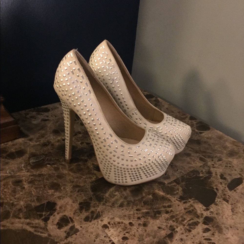 Nude heels! - Picture 2 of 2