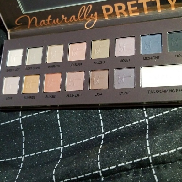 IT Cosmetics Eyeshadow Palette - Picture 3 of 4