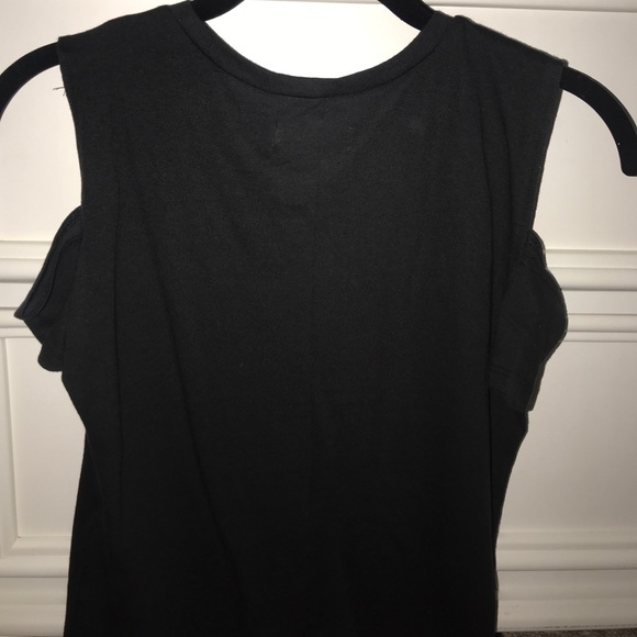 cold shoulder tee - Picture 2 of 3