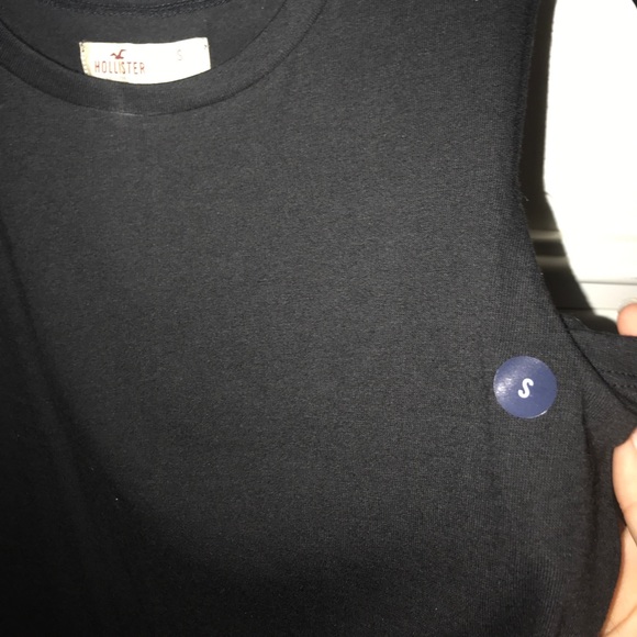 cold shoulder tee - Picture 3 of 3